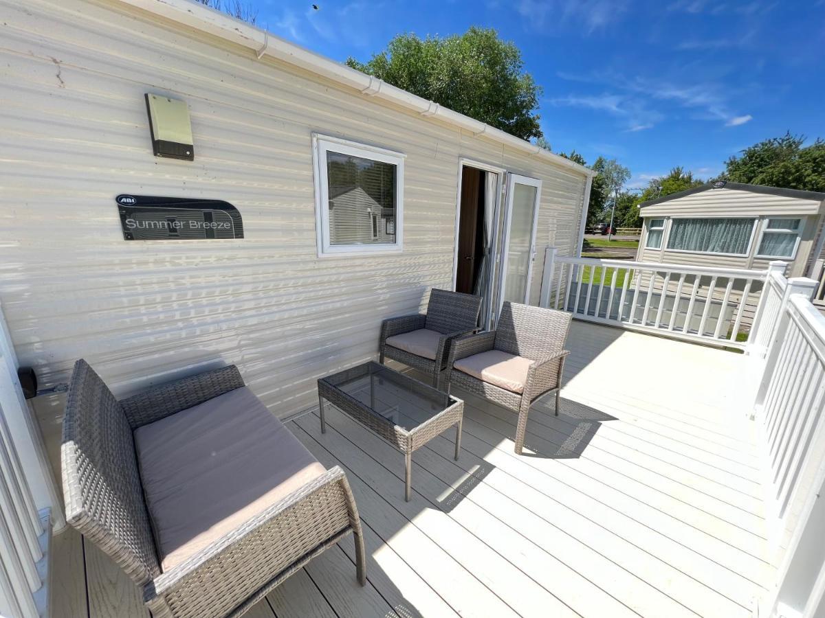 Mallard Corner, Cosy Cotswold Lakeview Lodge Саут-Керни Экстерьер фото